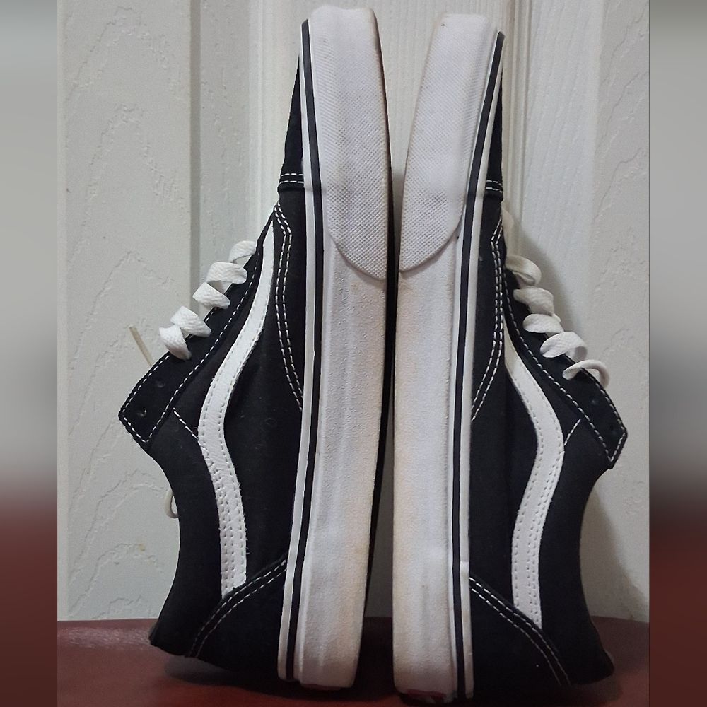 Vans - Picture 2 of 7